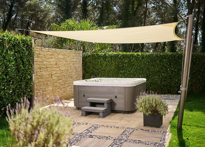 Martello Forest View * Πόρετς